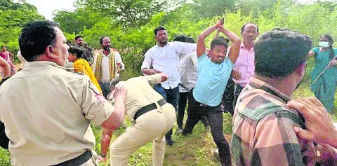 భూవివాదంలో దాడులు