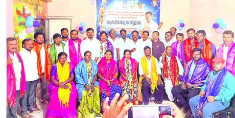 ఉత్తమ పంచాయతీలుగా తీర్చిదిద్దాలి