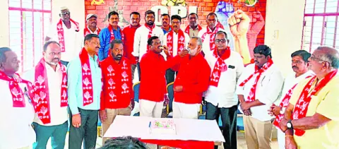 ఘనంగా సీపీఐ ఆవిర్భావ వేడుకలు