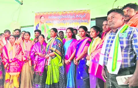 సర్పంచ్‌లతోనే గ్రామాల అభివృద్ధి : సీతక్క