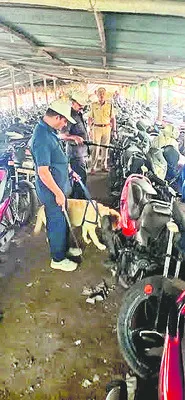 ఒంగోలులో పోలీసుల తనిఖీలు 