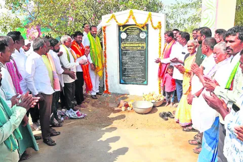 రూ.కోటితో బీటీ రోడ్డు నిర్మాణం