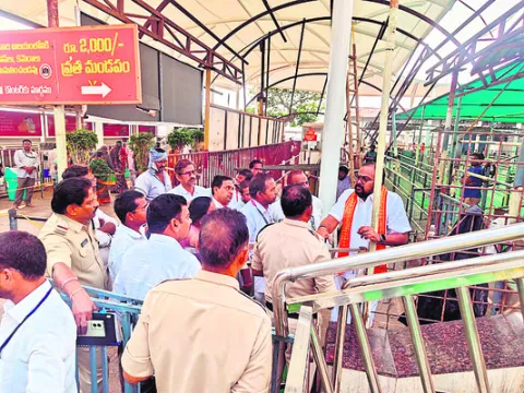 30న రత్నగిరిపై  ఉత్తర ద్వార దర్శనం 