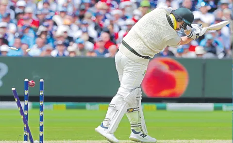 The first innings of both teams have ended on the first day of the Boxing Day Test1