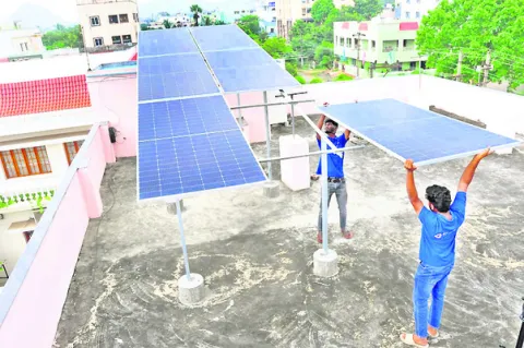 స్లో..లార్‌! 