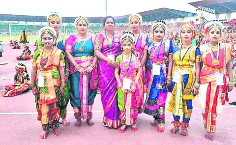 గిన్నీస్‌ ప్రపంచ రికార్డు నృత్య ప్రదర్శనలో మనోళ్లు