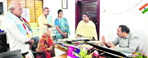 సమస్యల పరిష్కారానికి ప్రాధాన్యం 