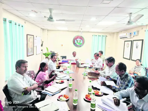 భక్తుల అవసరాలకు అనుగుణంగా బస్సులు నడపాలి