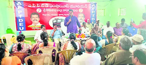 బస్సులు పెంచకుంటే సీ్త్ర శక్తి కష్టమే