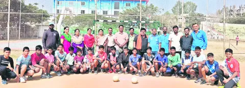 ఉత్సాహంగా హ్యాండ్‌బాల్‌ ఎంపికలు 
