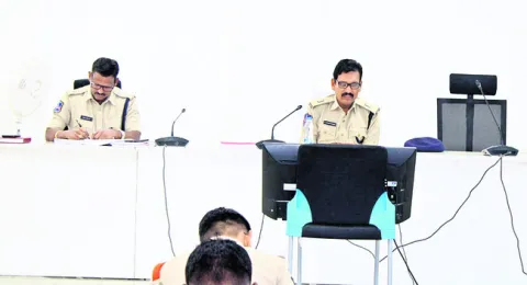 కేసుల దర్యాప్తు వేగవంతం చేయాలి 