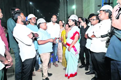 ముఖ్యమంత్రివి డైవర్షన్‌, కరెప్షన్‌ పాలిటిక్స్‌ 