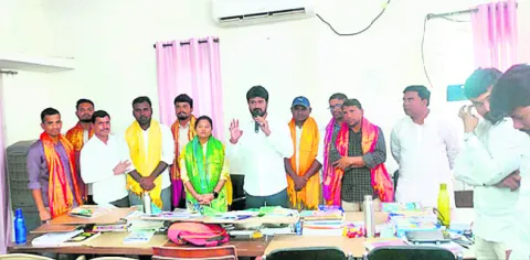 గ్రంథాలయాలను సద్వినియోగం చేసుకోవాలి 