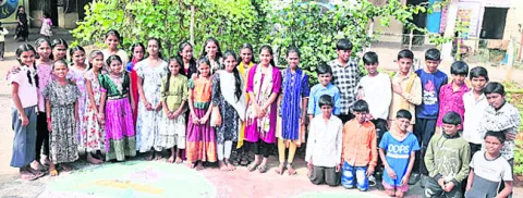 ● సోషల్‌ టీచర్‌ను నియమించండి 