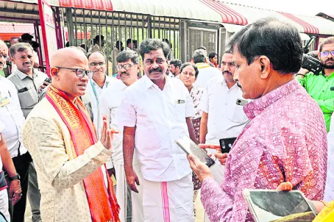 వైకుంఠ ద్వార దర్శనాలకు విస్తృత ఏర్పాట్లు 