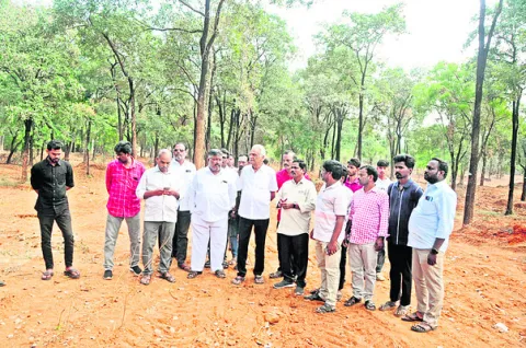 టీటీడీ భూములు ప్రైవేట్‌కు ధారాదత్తం దుర్మార్గం