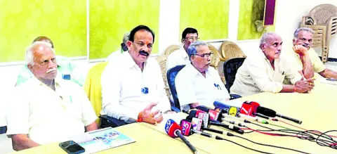 హరిత గోపాలం.. పాడి రైతులకు వరం 