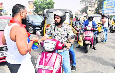 నిరుద్యోగ భృతి చెల్లించాలి 