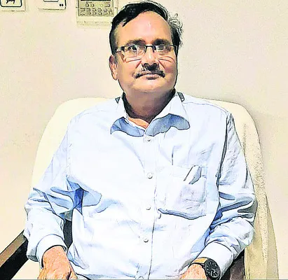  63 ఏళ్లలో ఆసక్తిగా.. 