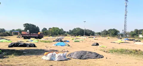 కొనుగోలు కేంద్రాల్లో సమస్యల కుప్ప