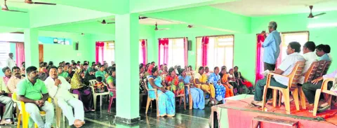 హామీలు నెరవేర్చాలి 