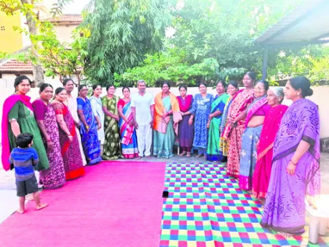 యోగాతో ఆరోగ్యవంతమైన కుటుంబం 