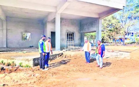 అధికారుల నిర్లక్ష్యం.. ప్రజాధనం దుర్వినియోగం