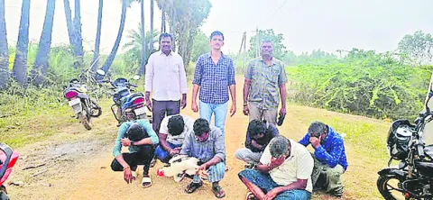 కోడిపందేల శిబిరంపై దాడి 