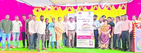నవోదయకు పూర్వ విద్యార్థుల సహకారం
