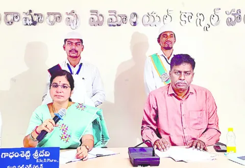 మున్సిపల్‌ డీఈ రీకాల్‌ 