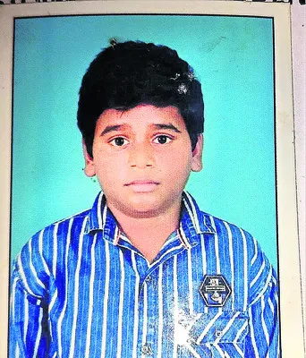 క్రిస్మస్‌ సెలవులకు వెళ్లి వస్తుండగా.. 