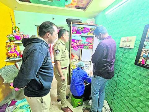 దొంగల హల్‌చల్‌ 