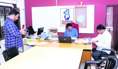 భూభారతి అర్జీలను పరిష్కరించాలి 