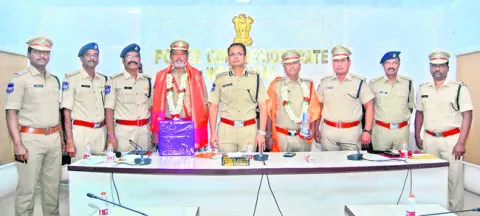 సేవ కోసం సమయం  కేటాయించాలి