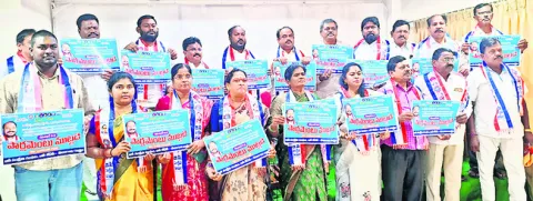 బీసీ రిజర్వేషన్లపై ప్రైవేట్‌ బిల్లు ప్రవేశపెట్టాలి