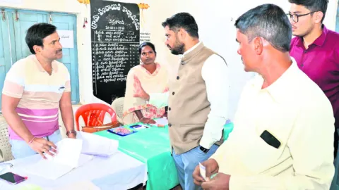 నామినేషన్ల ప్రక్రియ సజావుగా జరగాలి 