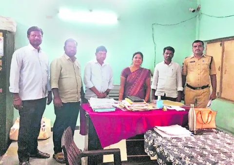 భార్యను హత్య చేసిన భర్తకు జీవిత ఖైదు 