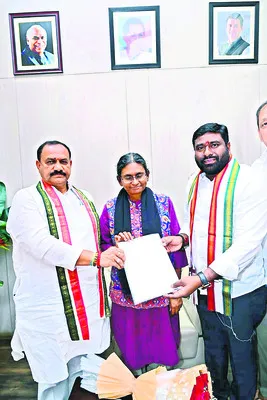 పార్టీ బలోపేతానికి కృషి