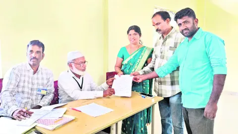 అమెరికా నుంచి వచ్చి నామినేషన్‌ 