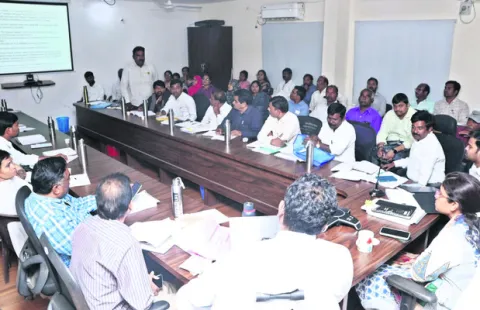 పోస్టల్‌ బ్యాలెట్‌లో పొరపాట్లకు తావివ్వొద్దు 