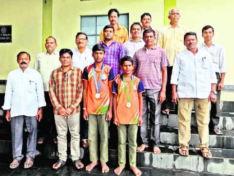 జాతీయస్థాయి పోటీలకు మట్లి పెద్దూరు విద్యార్థులు