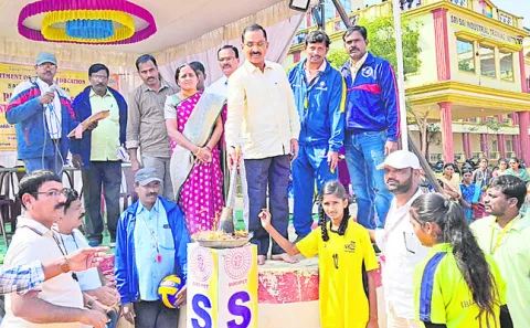 క్రీడల్లోనూ సత్తాచాటాలి