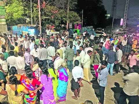 బీకేఎస్‌లో ఇరువర్గాల ఘర్షణ 