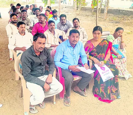 చివరిరోజు జోరుగా నామినేషన్లు