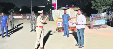 చెక్‌పోస్టులో రూ.2.64 లక్షల నగదు పట్టివేత 
