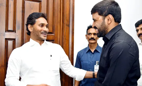 Chevireddy Mohith Reddy Meet YS Jagan Mohan Reddy