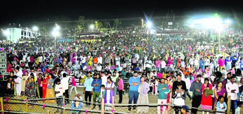 లాహిరి..లాహిరి.. లాహిరిలో..