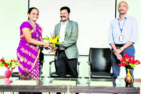 గుడ్లవల్లేరు ఫార్మసీలో జాతీయ సదస్సు 