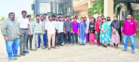 100 శాతం ఉద్యోగావకాశాలు