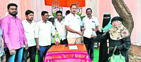 సీఎం సహాయ నిధితో పేదలకు లబ్ధి